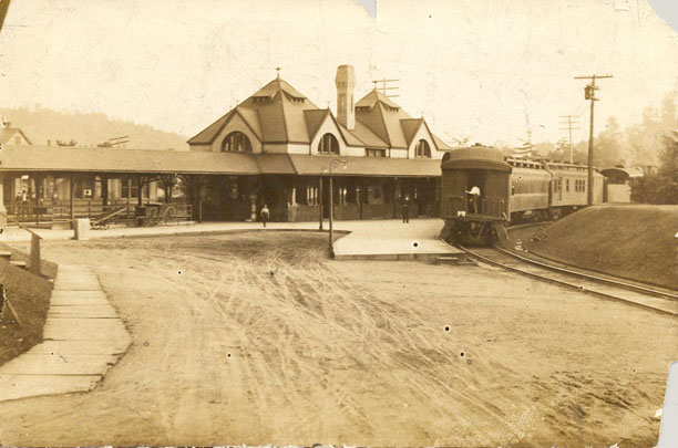Bellwood Train Station